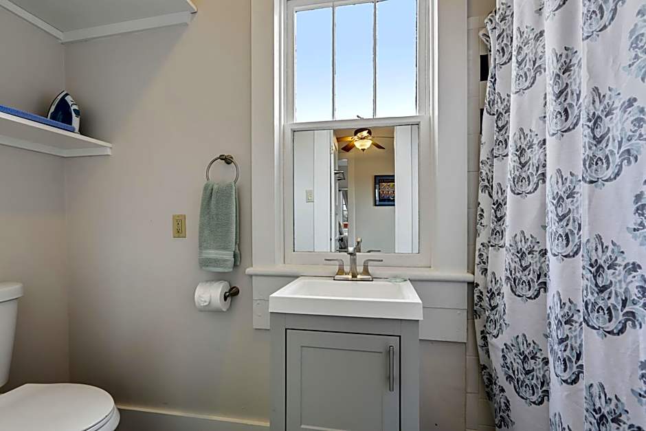 Freret Apartments near Streetcar & Tulane