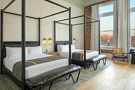 Historic, Junior Suite, 2 Queen, Downtown View