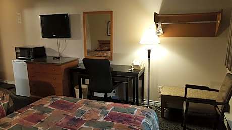 Queen Room - Non-Smoking