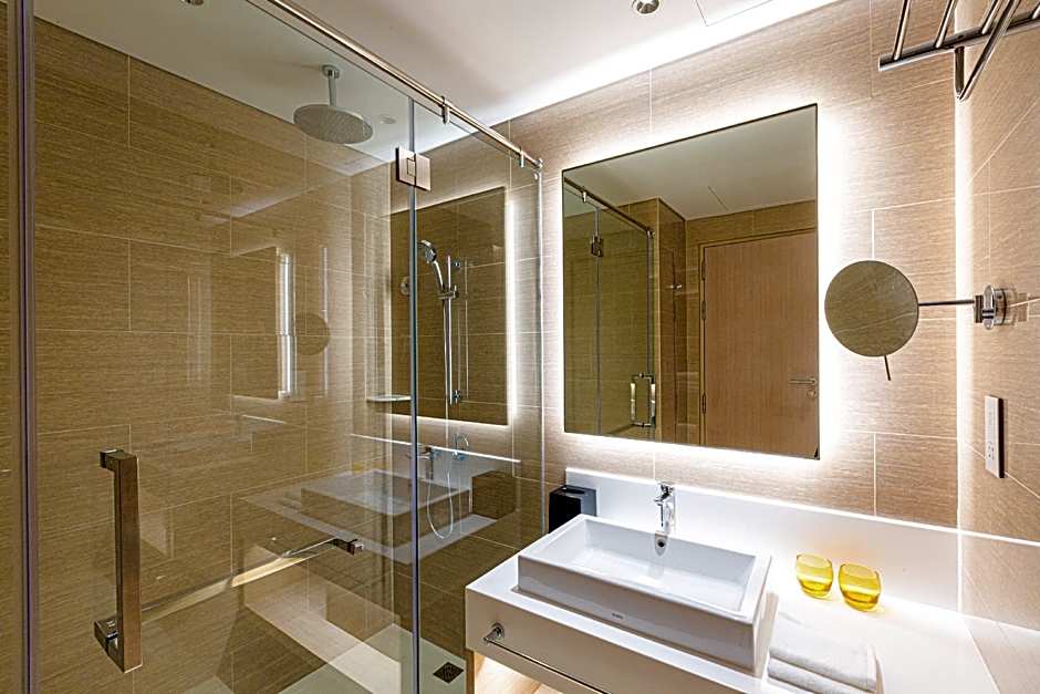 Zealax Hotel & Residence