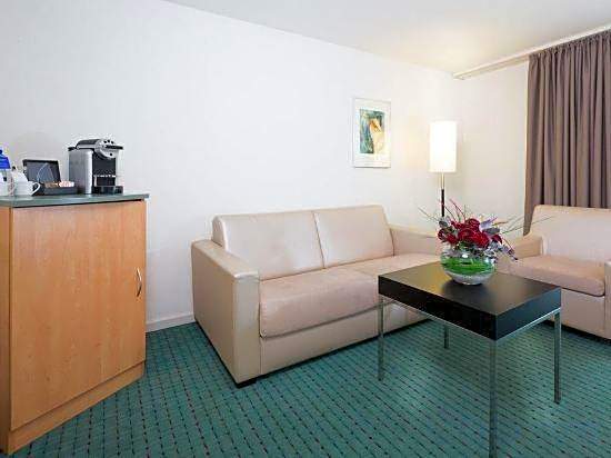 Apart-Hotel Zurich Airport