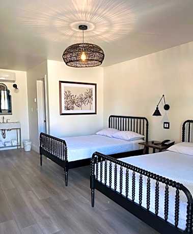 Double Room with Two Double Beds - Non-Smoking