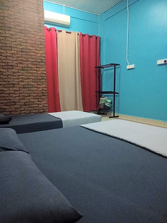 KUALA BESUT JETTY BUDGET HOTEL AIN - In front of Kuala Besut Jetty