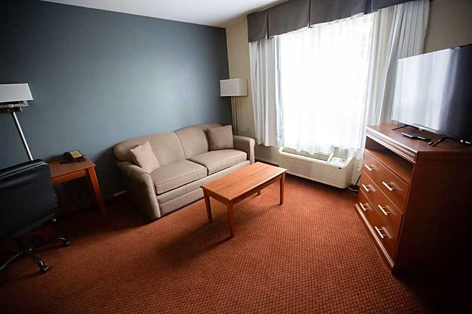 Super 8 by Wyndham Whitecourt
