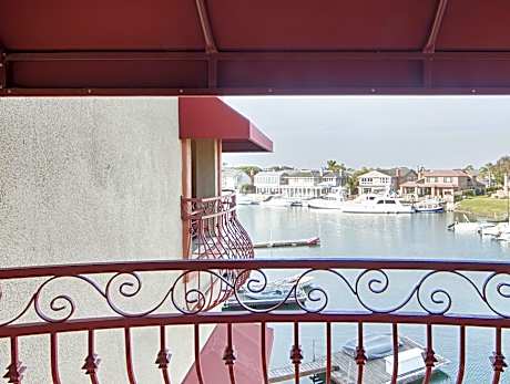 1 King Bed With Balcony Non-Smoking