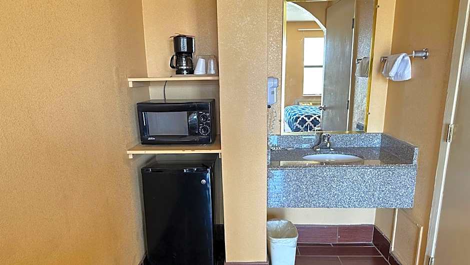 Apollo Lodge and RV Park