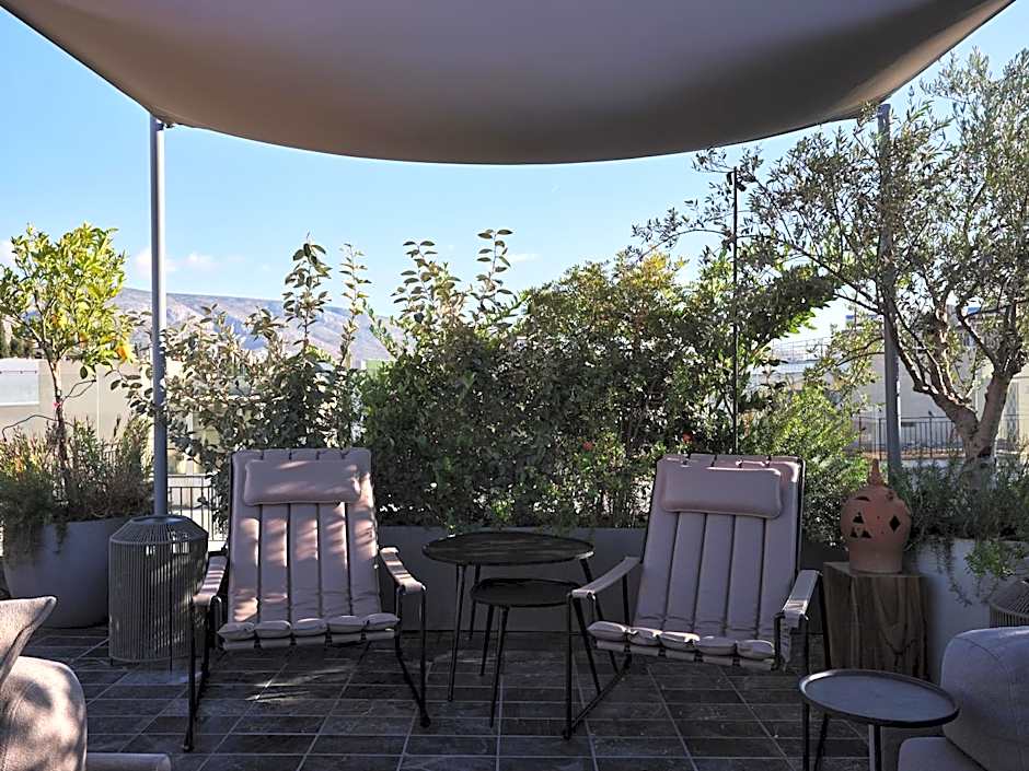 Monastik Living in Athina