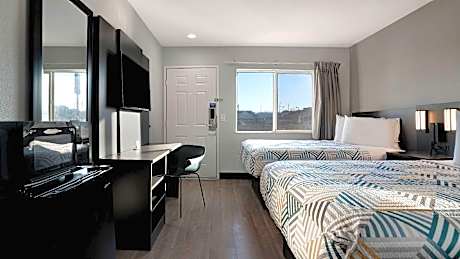 2 Full Beds | Non-Smoking, Micfridge