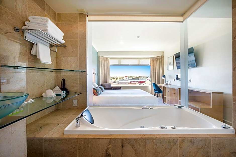 Nightelier Devonport Gateway Hotel