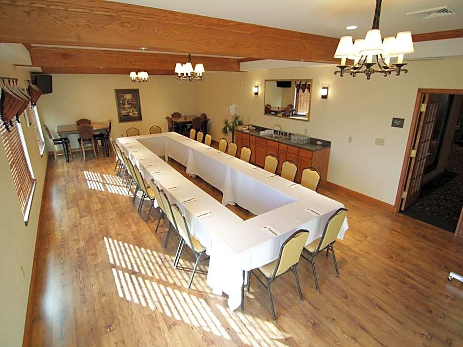 Town & Country Inn And Suites