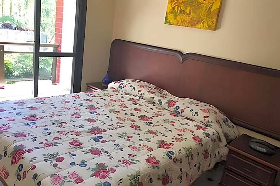 RIVIERA: M6 PRAÇA DAS ARTES 24 Duplex, Perto da Praia, Vista para as Piscinas, 3Dorms+Sala Íntima, 2½Banh, 2Gar, Ar+Ventiladores, Wi-Fi, Tela de Proteção, Varanda com Churrasqueira Ecológica, até 8-9Hóspedes