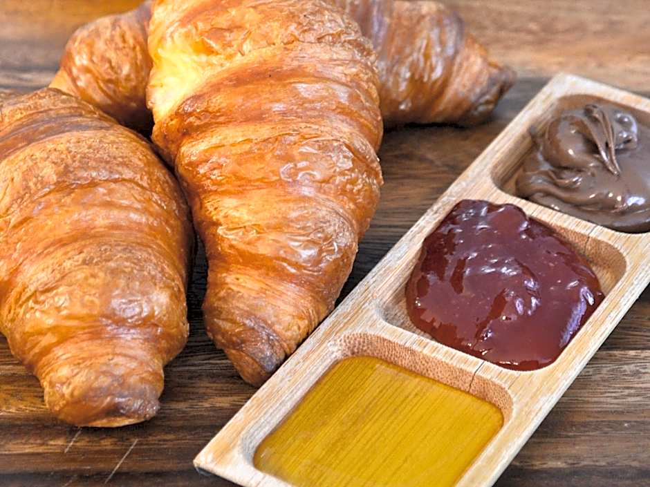 Chateau 9 Apartments by Adrez