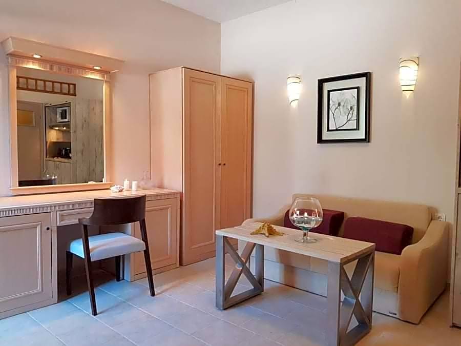 Arginonta Beach Apartments