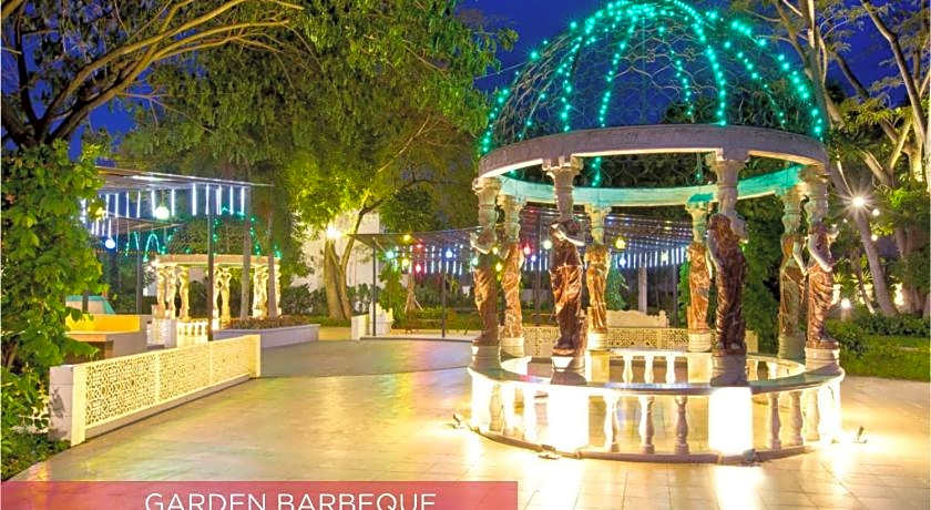 Ramada Suites By Wyndham Solo