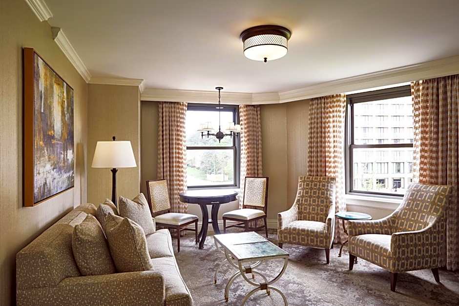 The Raphael Hotel, Autograph Collection by Marriott