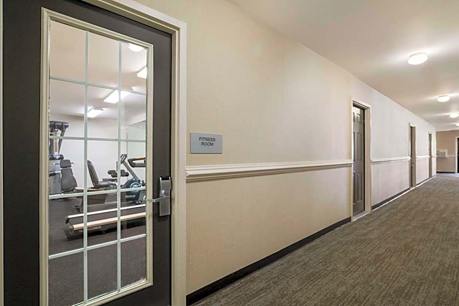 Suburban Studios Denver Central-Arvada