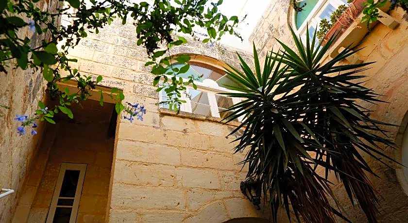 Village Knights Accommodation