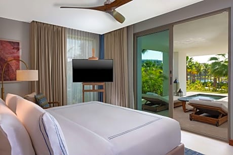 King Suite with Plunge Pool and Partial Ocean View