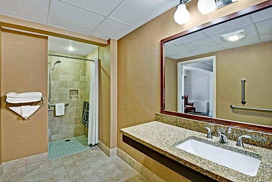 Ramada by Wyndham Seekonk Providence Area