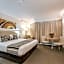 Central Cosmo Apartment Hotel