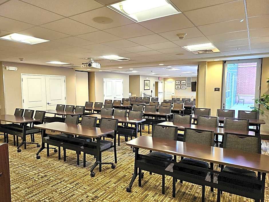 Staybridge Suites Marquette By IHG