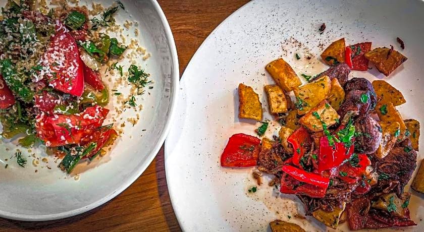 Ereto Hotel by SnowTime