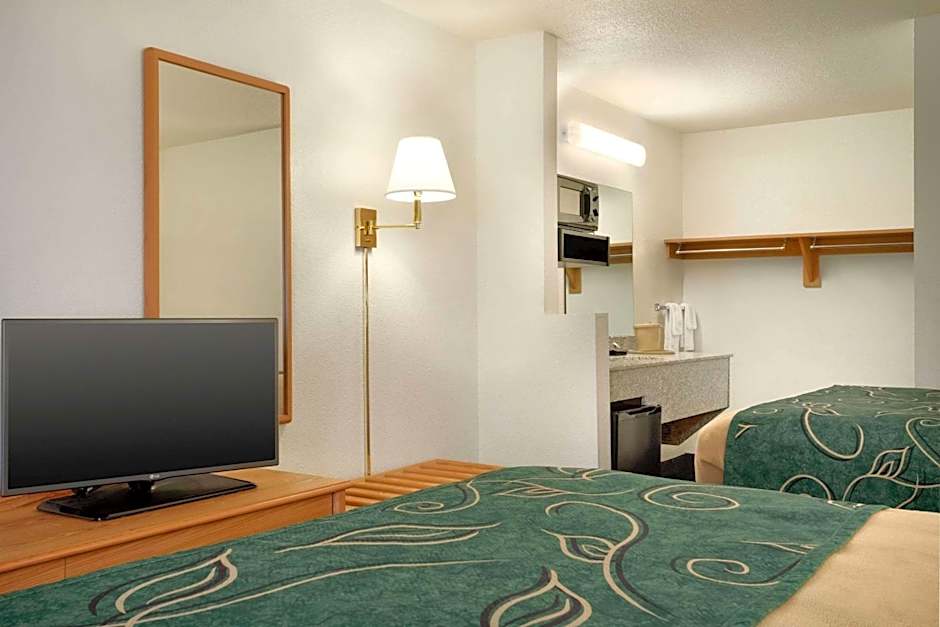 Travelodge by Wyndham Cheyenne