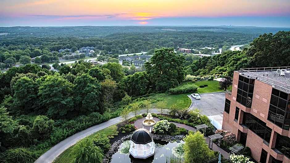 Woodcliff Hotel And Spa