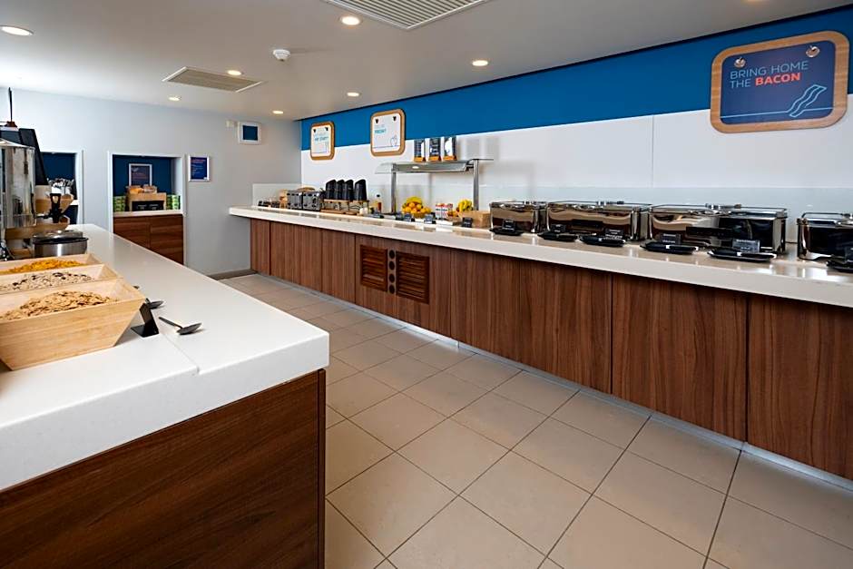 Holiday Inn Express Taunton East By IHG