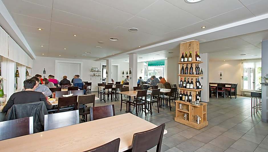 Hotel Sportcenter Fünf Dörfer AG