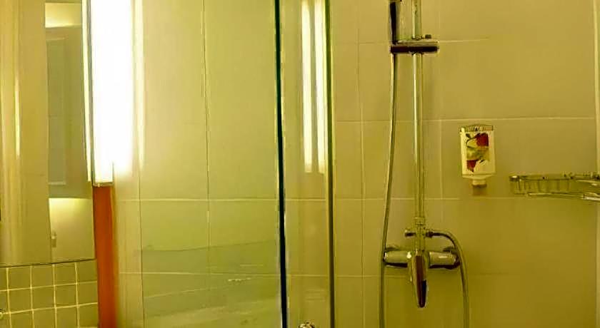 iStay Hotel