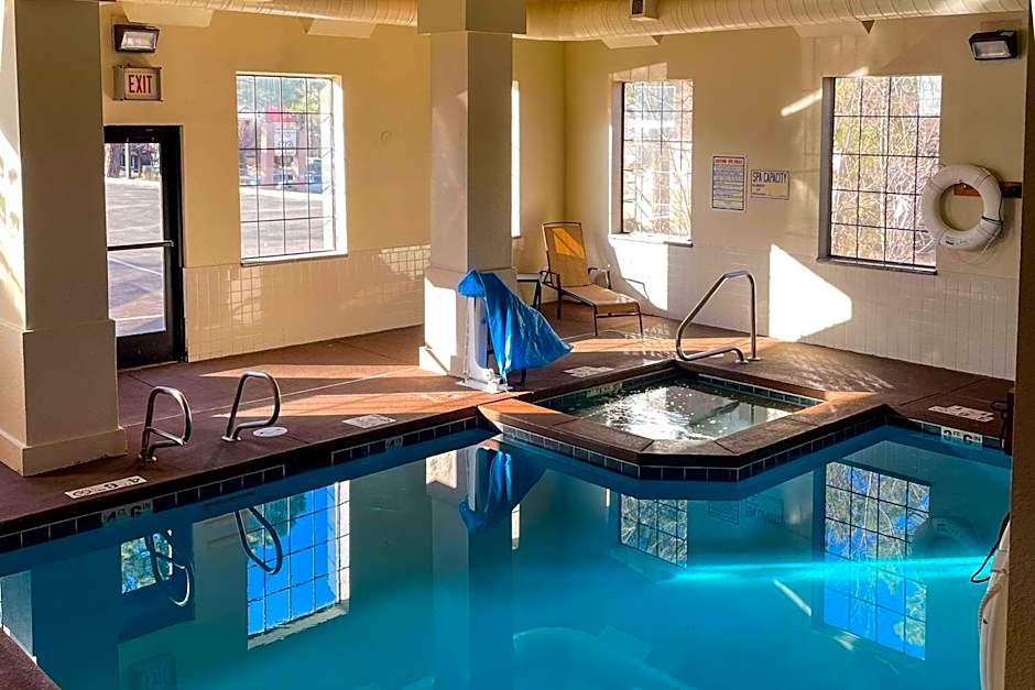 Comfort Inn & Suites Midtown