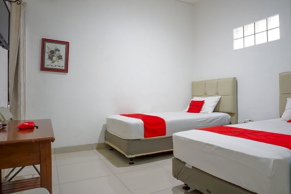 Residences by RedDoorz Syariah @ Buah Batu