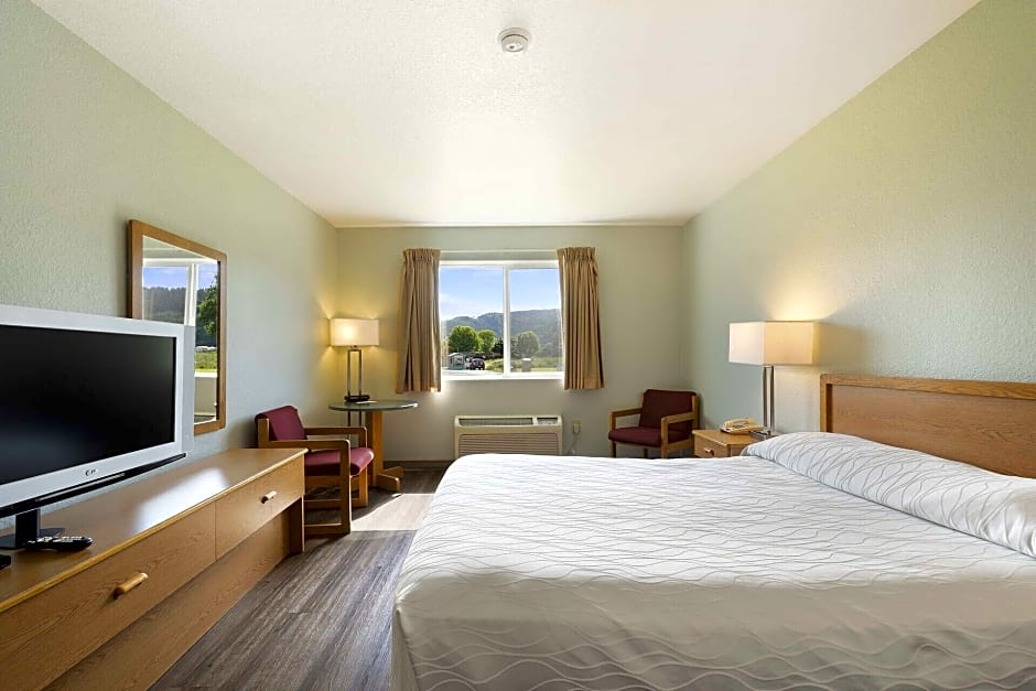 Garibaldi Inn at the Bay