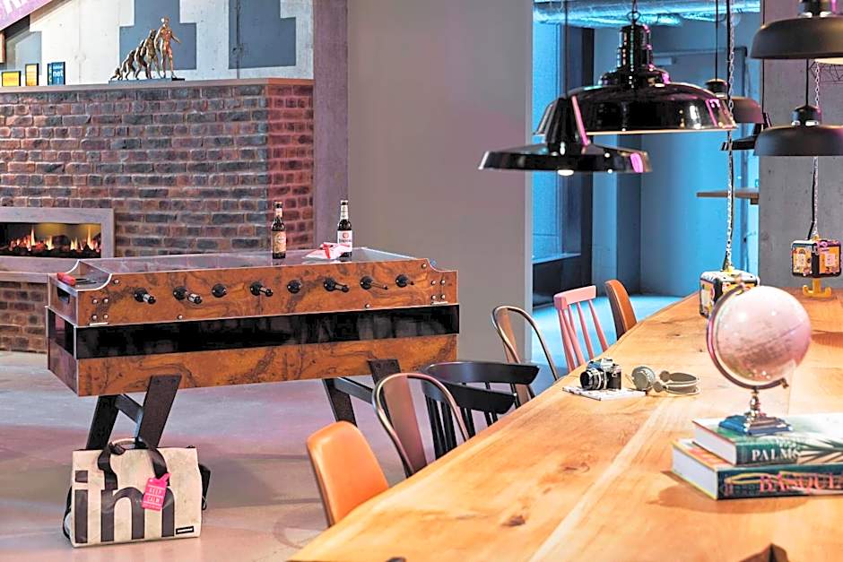 Moxy by Marriott Frankfurt City Center