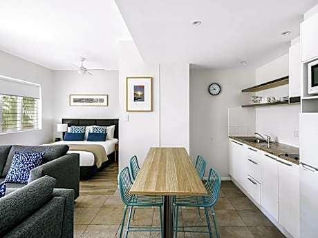 One-Bedroom Studio