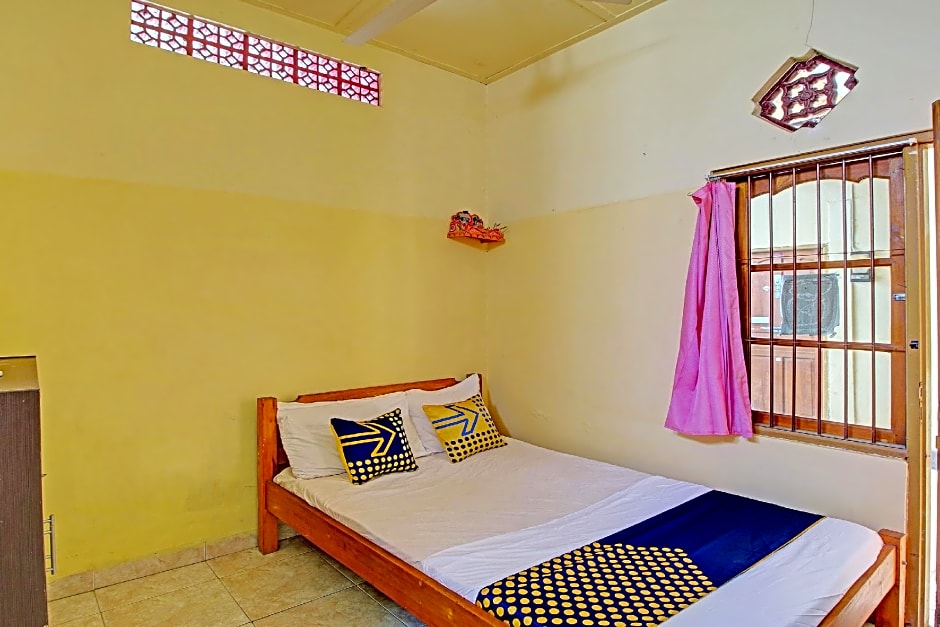 OYO Life 92954 Shanti Kost