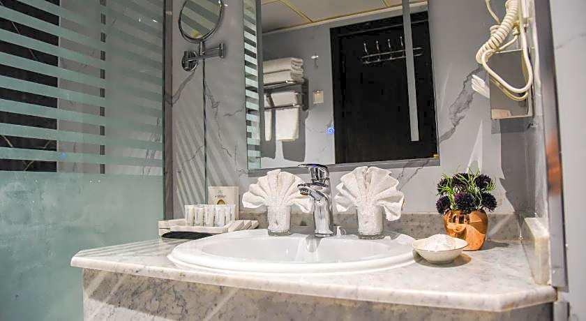 Grand plaza al Madinah