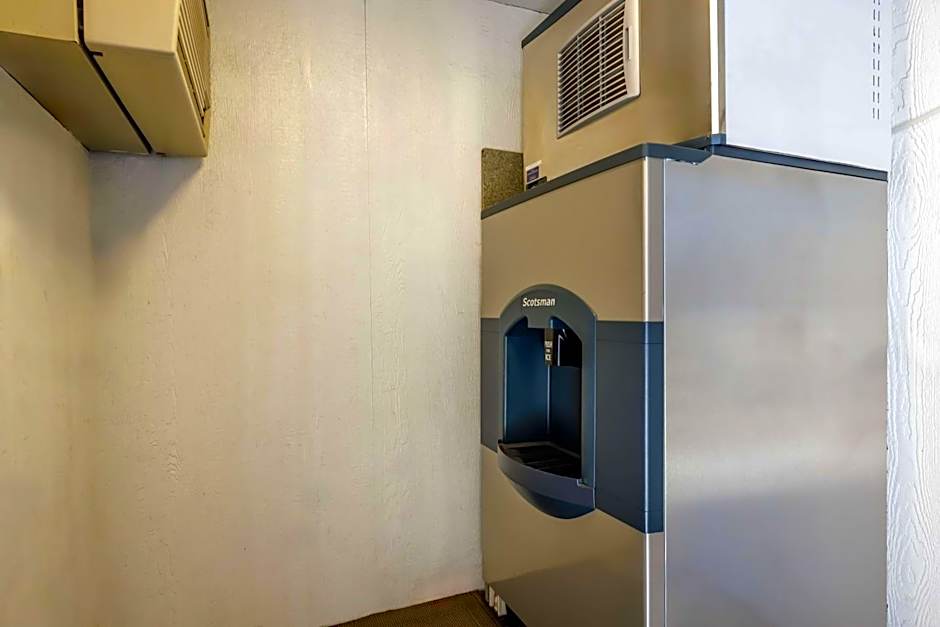 Motel 6-Canby, OR