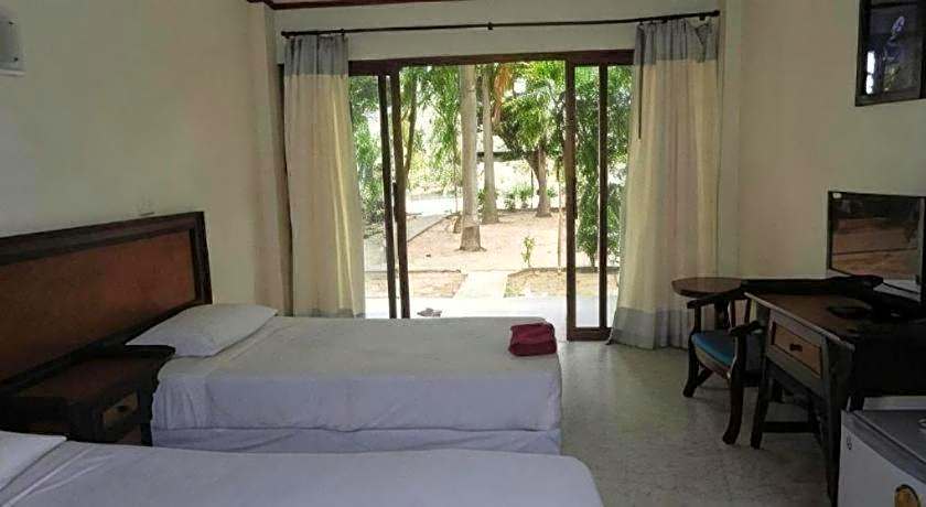 Jinta Hotel Nathon Beach