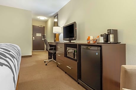 King Suite - Accessible/Non-Smoking