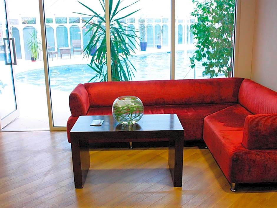 Metropole Hotel and Spa