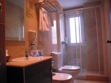 Double or Twin Room with Sitting Area