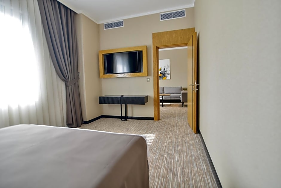 QUA COMFORT HOTEL