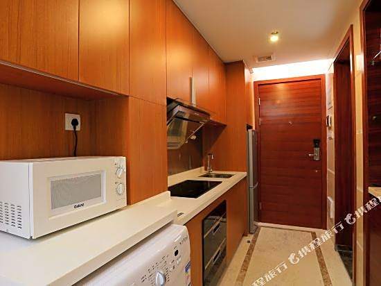 Youyou international apartment (Guangzhou Haizhu Plaza subway station private finance store)