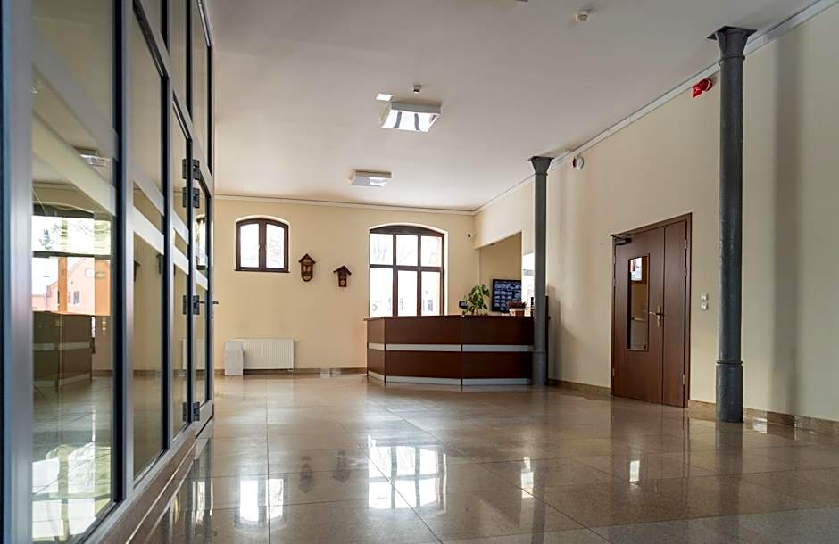 Centrum Edukacyjno-Rozwojowe Wrocław Pawłowice - bezpłatny parking