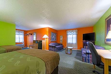 Queen Suite with Two Queen Beds - Non-Smoking