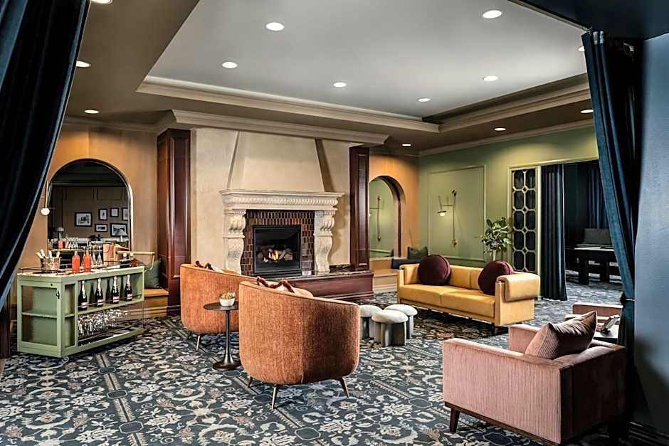 The Louie, A Davenport Hotel, Autograph Collection®