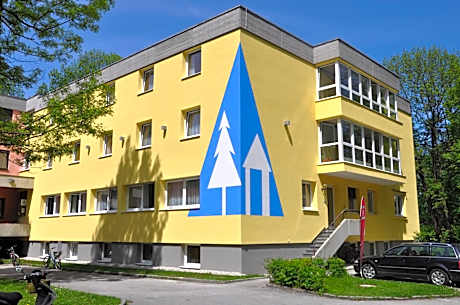 Eduard-Heinrich-Haus, Hostel