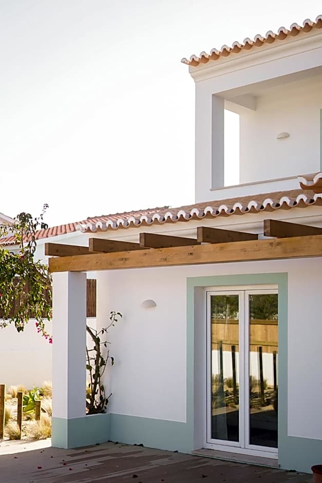 Birds of Paradise - Boutique Surf Lodge